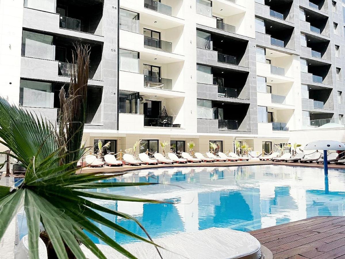 Aparthotel Building Stefan I Sud